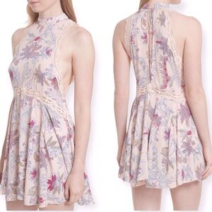 FREE PEOPLE Mini She Moves Pink Botantical Floral Lace Swing Chemise Size Small